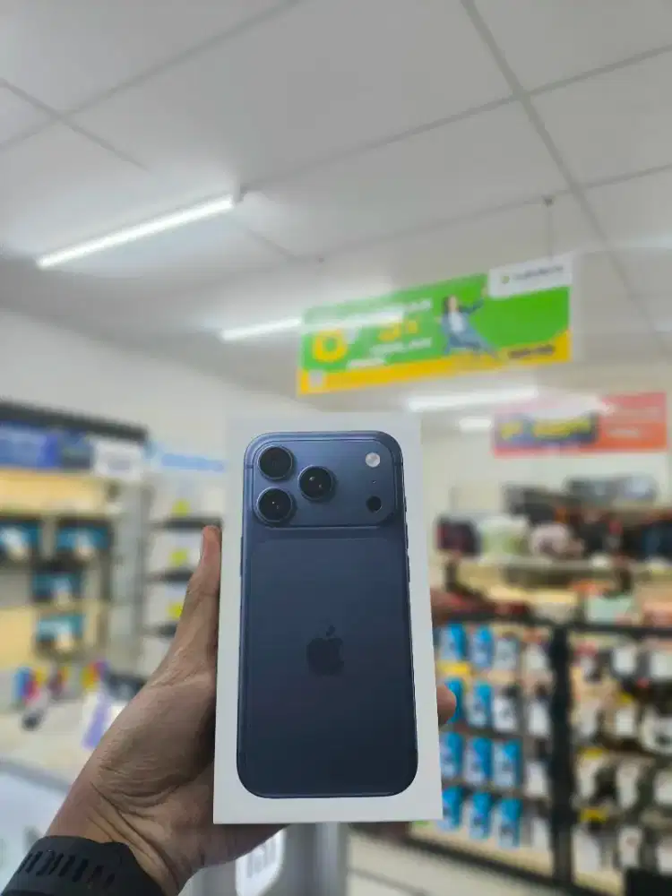 iPhone 17 promax 256gb warna deep blue