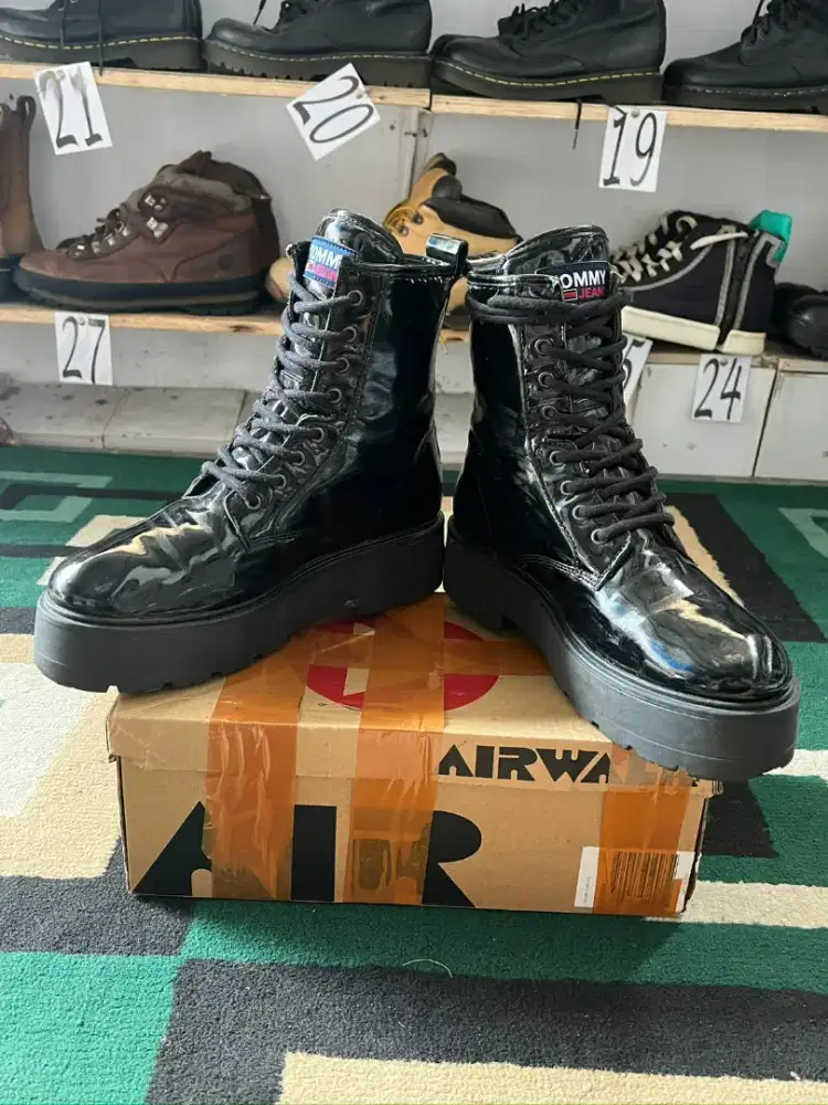 Tommy Hilfiger made in portugal size 40 insol 250cm