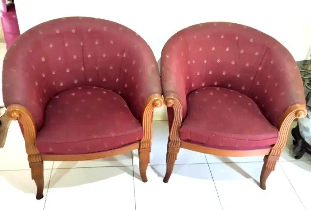 Dijual Set Kursi Tamu Kayu Jati Elegan – Kondisi Bagus, Siap Duduk!