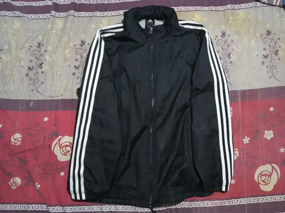 Jaket Adidas 3-Stripes Original Look — Sporty & Stylish