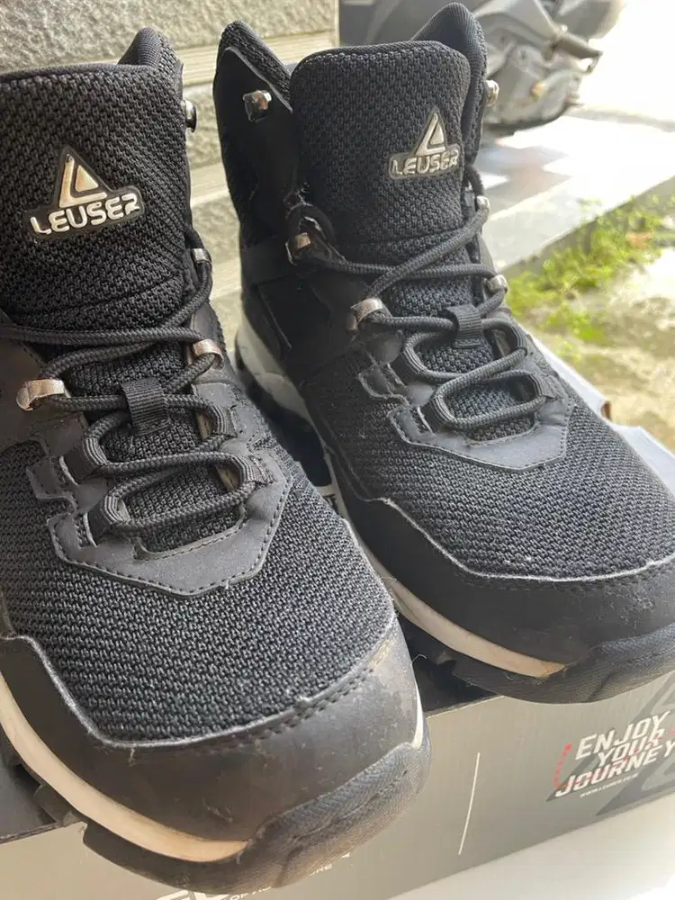 Sepatu Hiking Leuser
