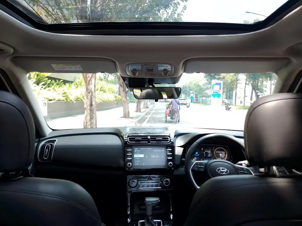 (KM60000)HYUNDAI H-1 DIEAEL NIK 2012  ISTIMEWA