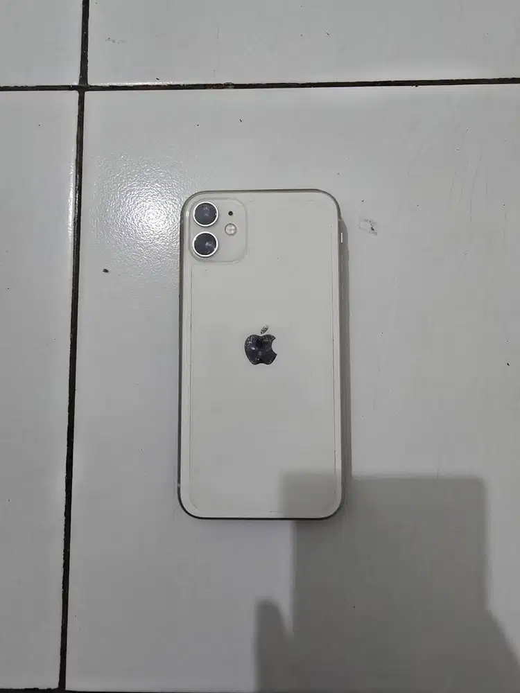 Iphone 11 ex garansi Ibox - 128gb fullset