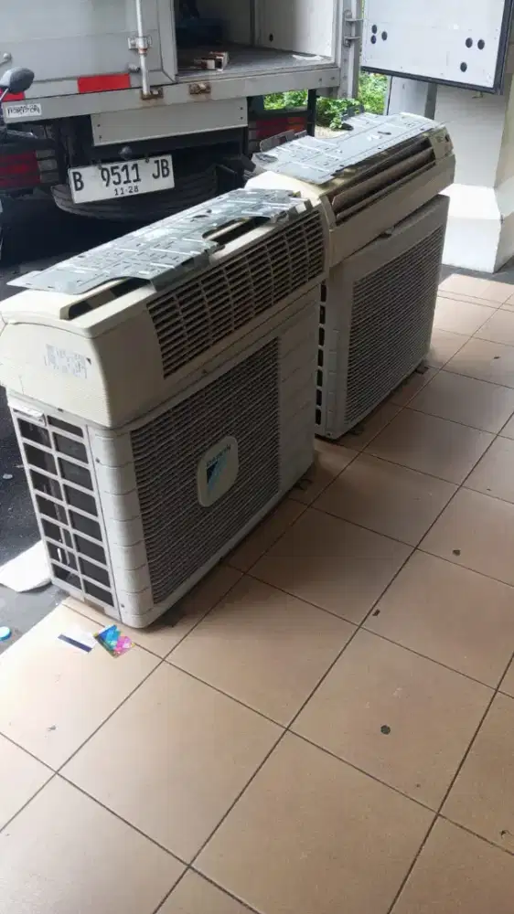 Terima ac bekas rusak