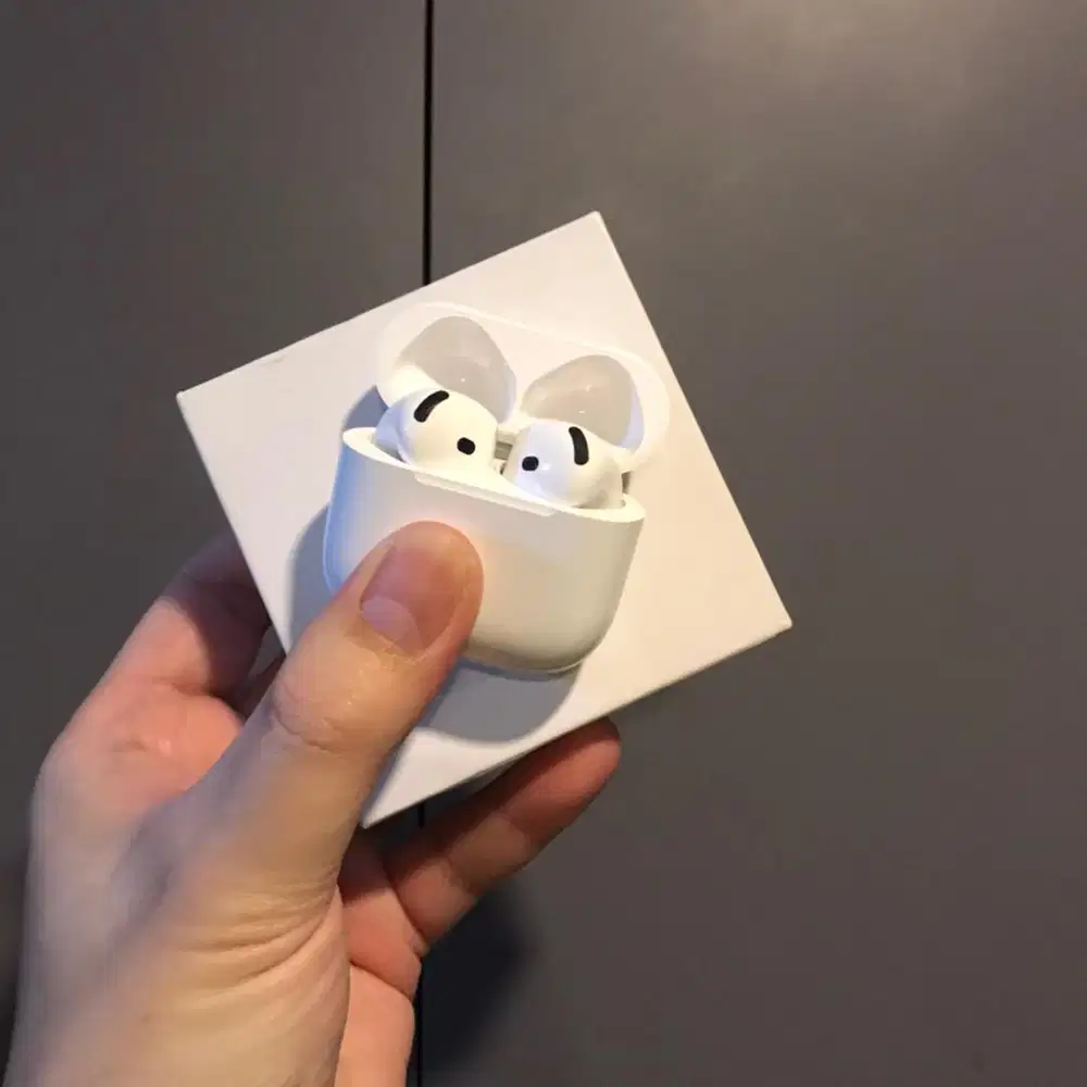 Airpods Gen 4 ANC ON LIKE NEW