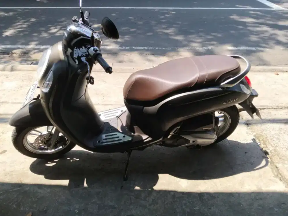 Motor scoopy gress.. Jarang dipake.. Kilometer low