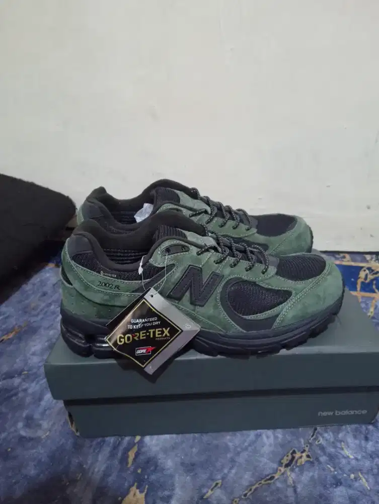New balance 2002r goretex
