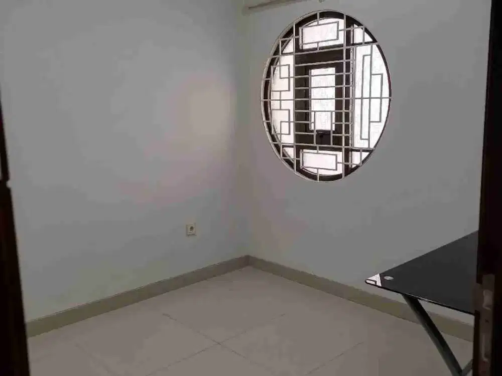 DISEWA CEPAT RUMAH SEMI FURNISHED KAMAR 5 DI GREEN LAKE CITY
CLUSTER EAST ASIA