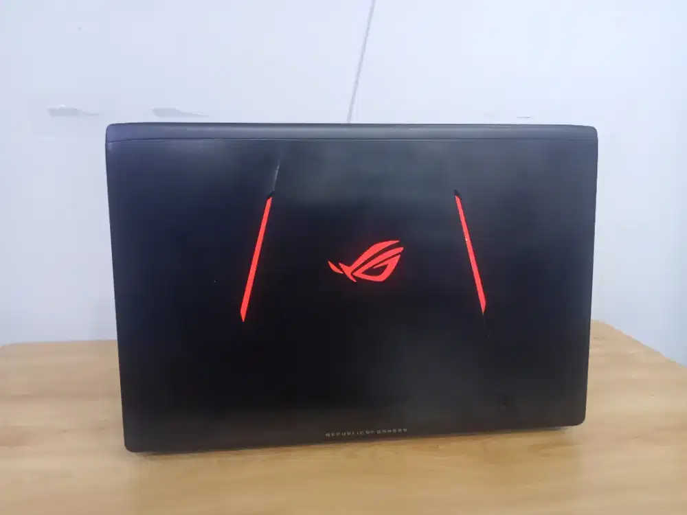 Asus rog GL553V core i7-7700hq 16 GB ram SSD 128+1 TB hdd VGA GTX 1050