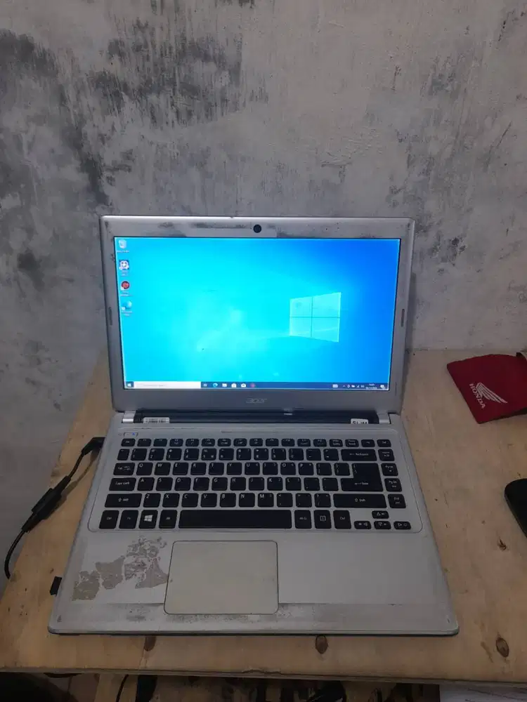 Laptop Bekas Second Acer V5 471  Intel Pentium Ram 4Gb  SSD 120 GB Sby