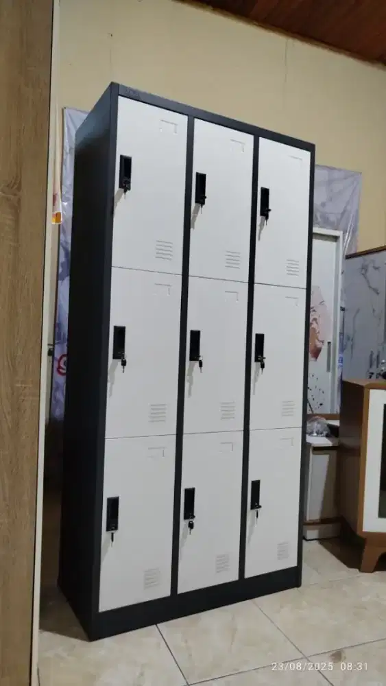 Promo Lemari Arsip / Loker Besi 9 pintu Termurah