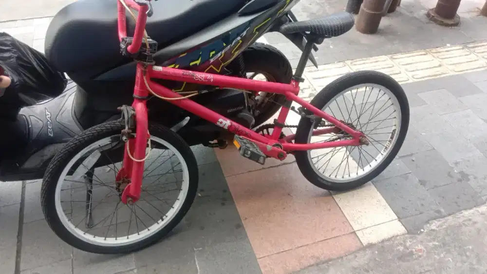 sepeda bmx GT uk 20