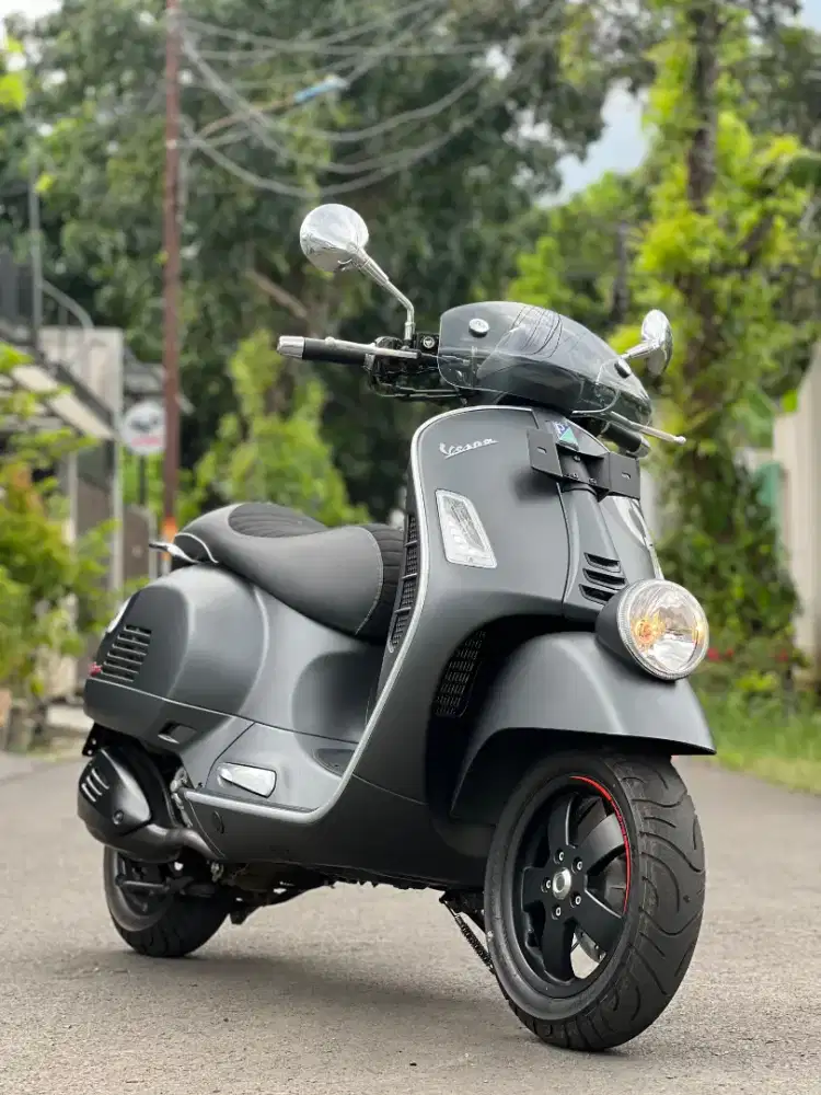 (KM 50 perak ) vespa gtv sei giorni ii 2021 unit simpanan ( gts 300 )