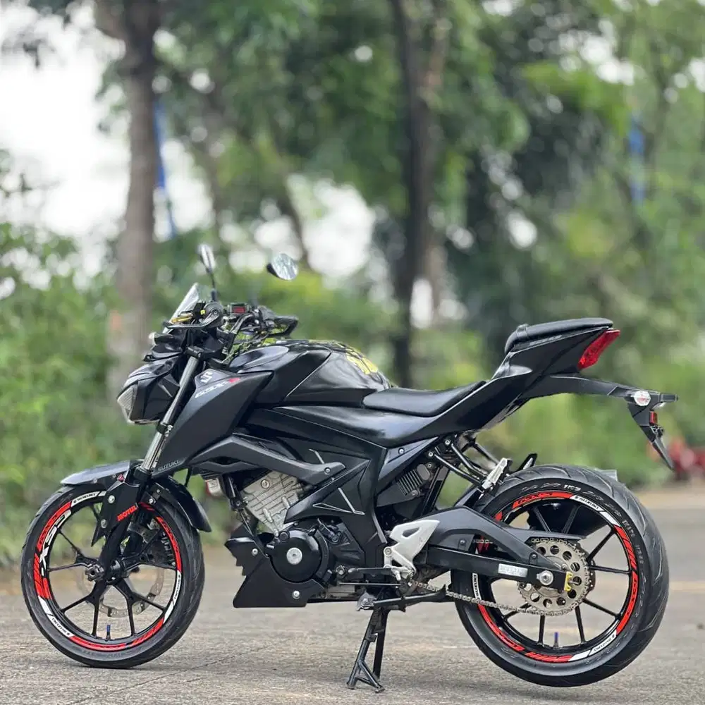 SUZUKI GSX S150 HITAM 2018 KM LOW PAJAK PANJANG NO MINUS