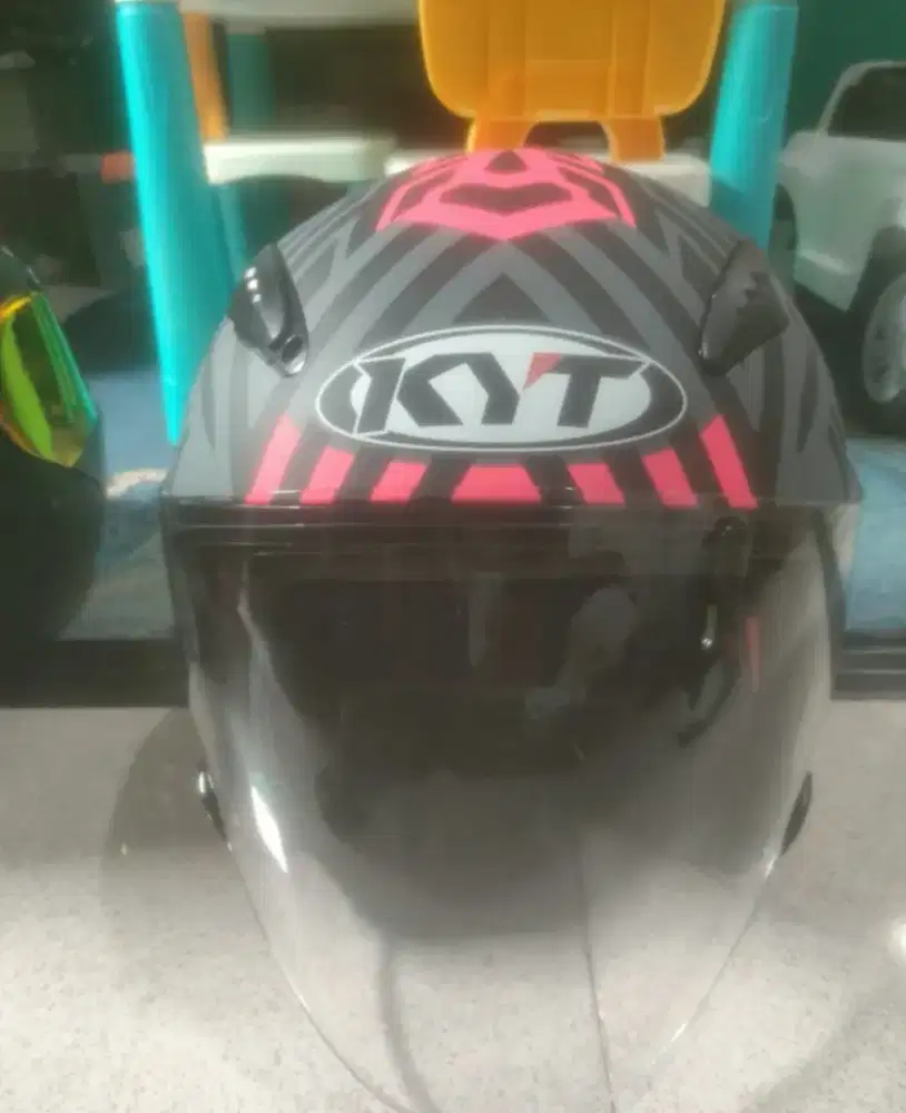 Helm KYT Galaxy Flat R abu-abu fuchia