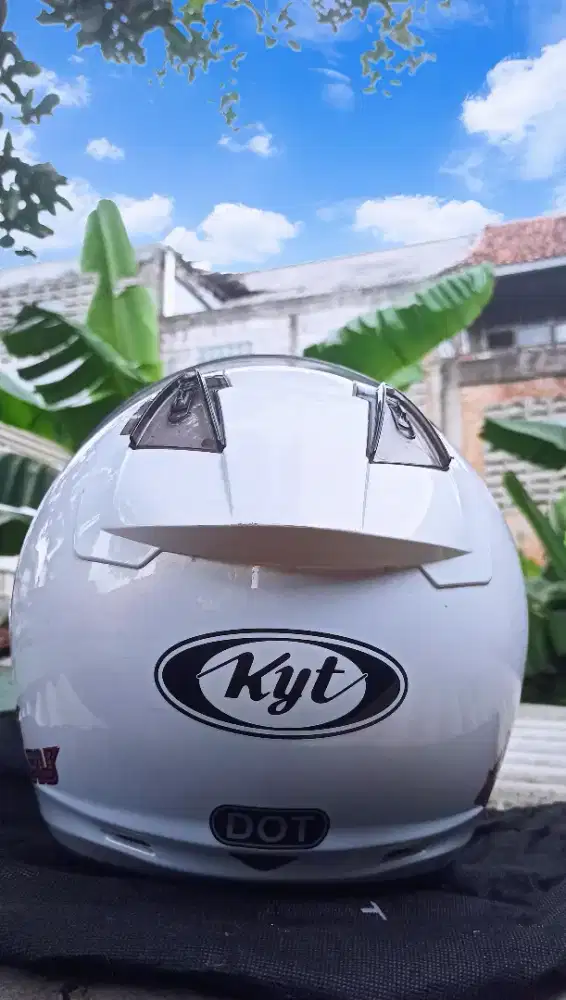 Helm KYT DJ Maru Putih