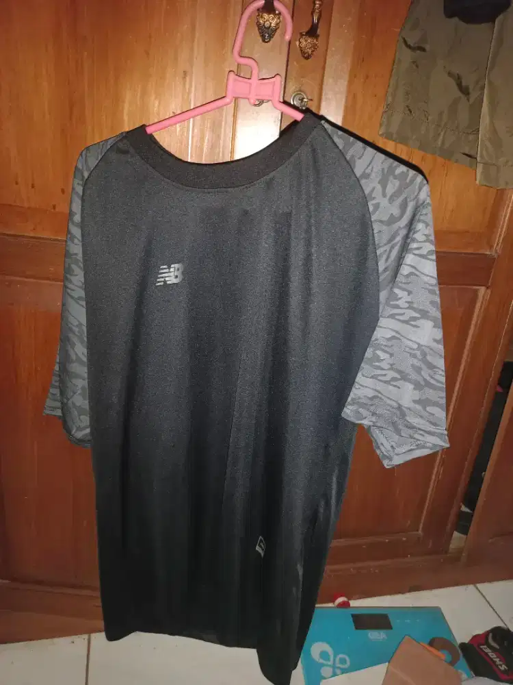 Baju kaos new balance size XL