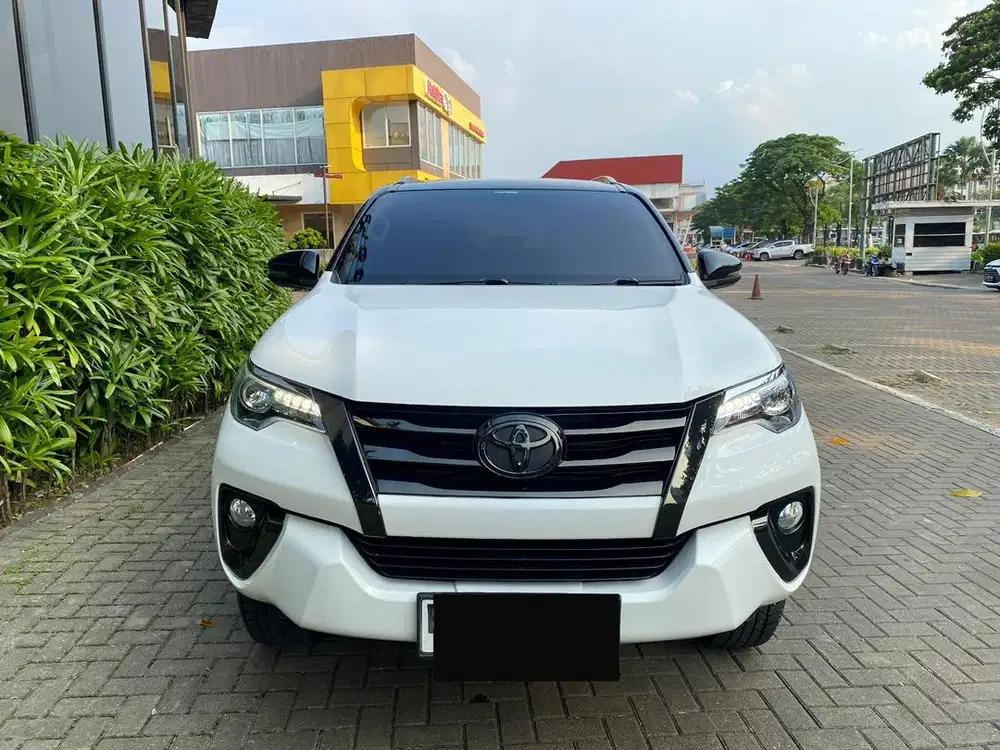TOYOTA VRZ 2020 KM low istimewa