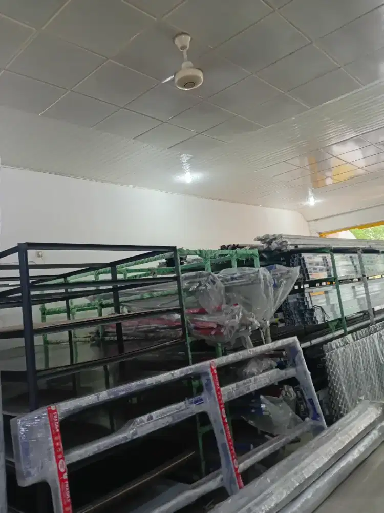 Dibutuhkan Admin Perempuan di toko Aluminium