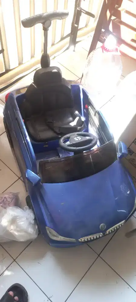Mainan mobil mobil an anak