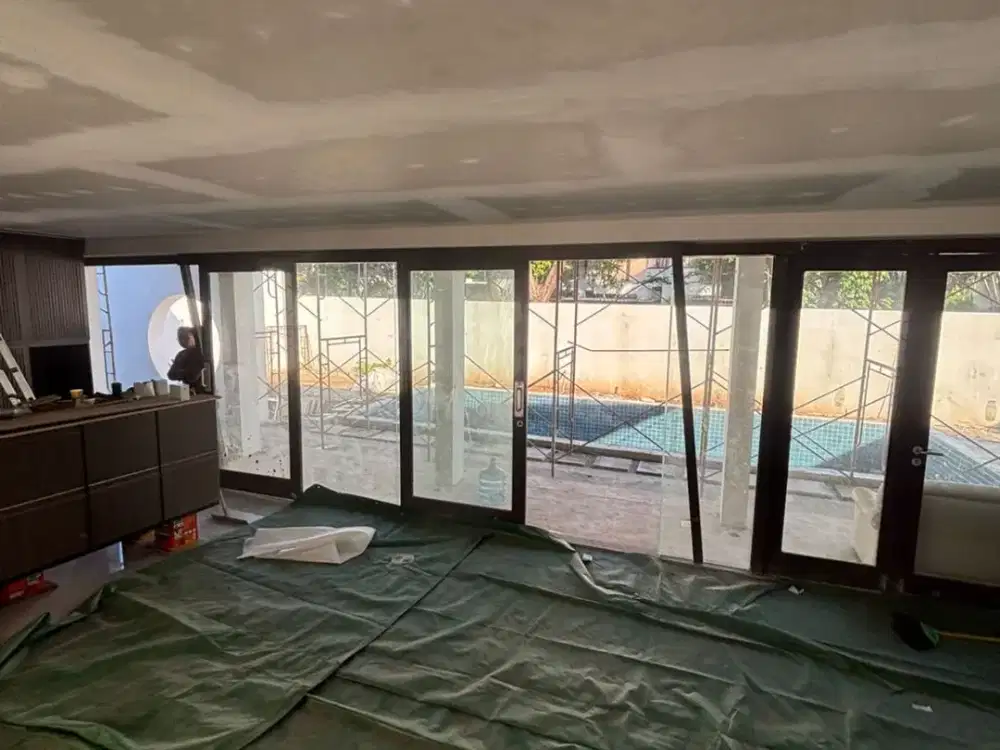 RUMAH ISEN DARMO HARAPAN SURABAYA BARAT, ADA SWIMMING POOL .