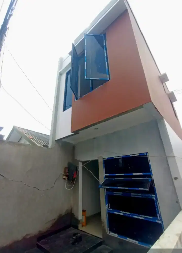 Di jual rumah baru 2 Lantai minimalis modern