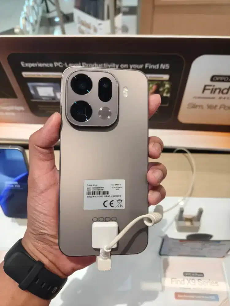 Open PreOrder OPPO Find X9 5G 16/512GB Cashback 1Juta