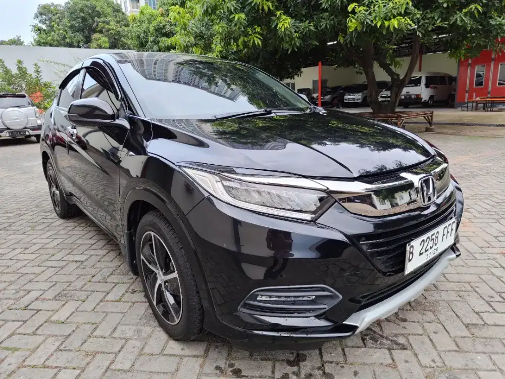 H. Hr-V Prestige CVT