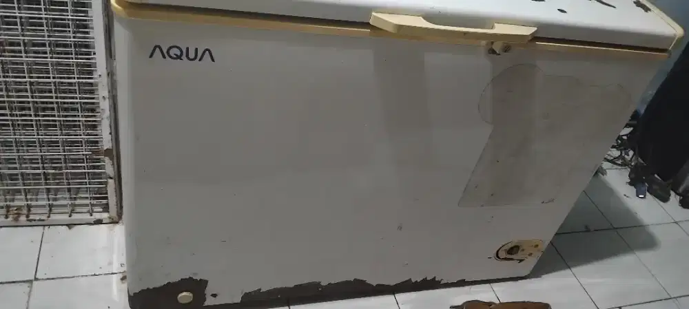 Freezer AQUA Bekas Masih Dingin, Siap Pakai – Harga Terjangkau