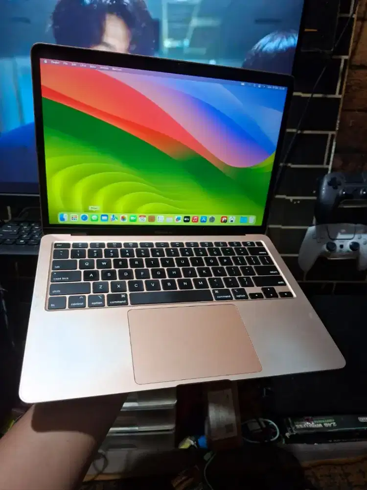 Macbook Air 2020 iBox 8/256Gb Normal Siap Pakai