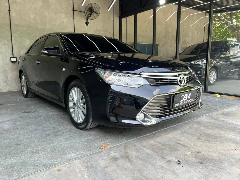 TOYOTA CAMRY 2.5 V AT 2015