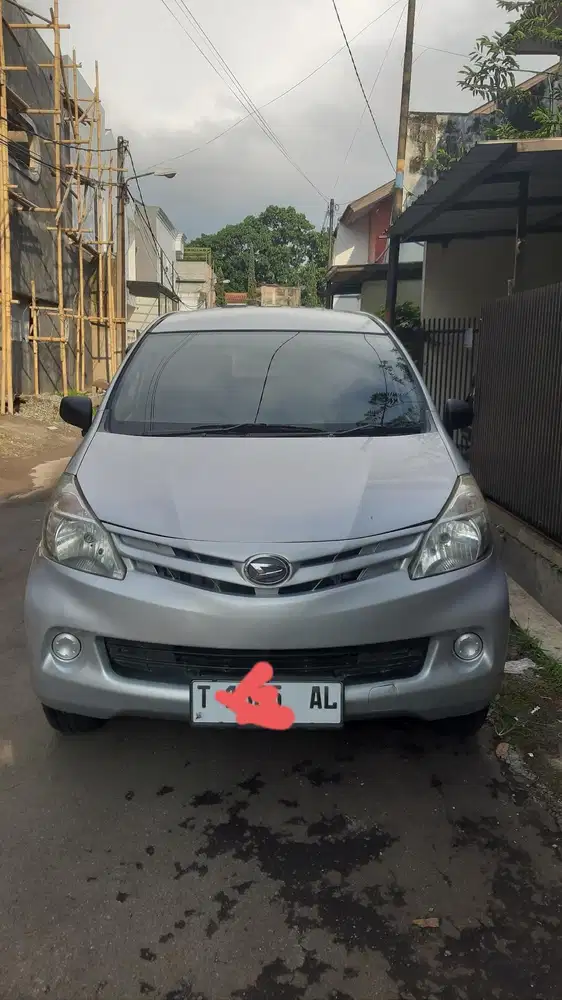 Daihatsu Xenia 2014 Bensin th 2014  kondisi  bagus mulus buku pedoman