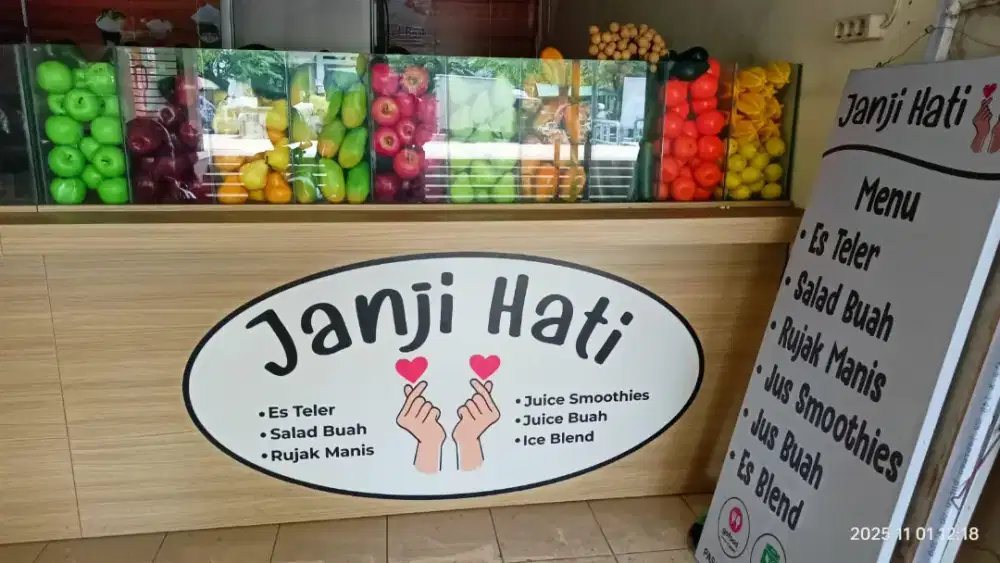 Meja etalase jus buah