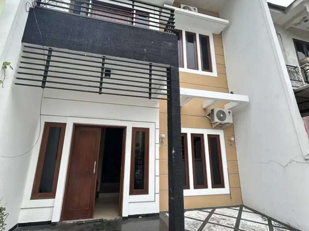 Rumah Semi Furnish 2 lantai Villa Sentra Raya Citraland Surabaya