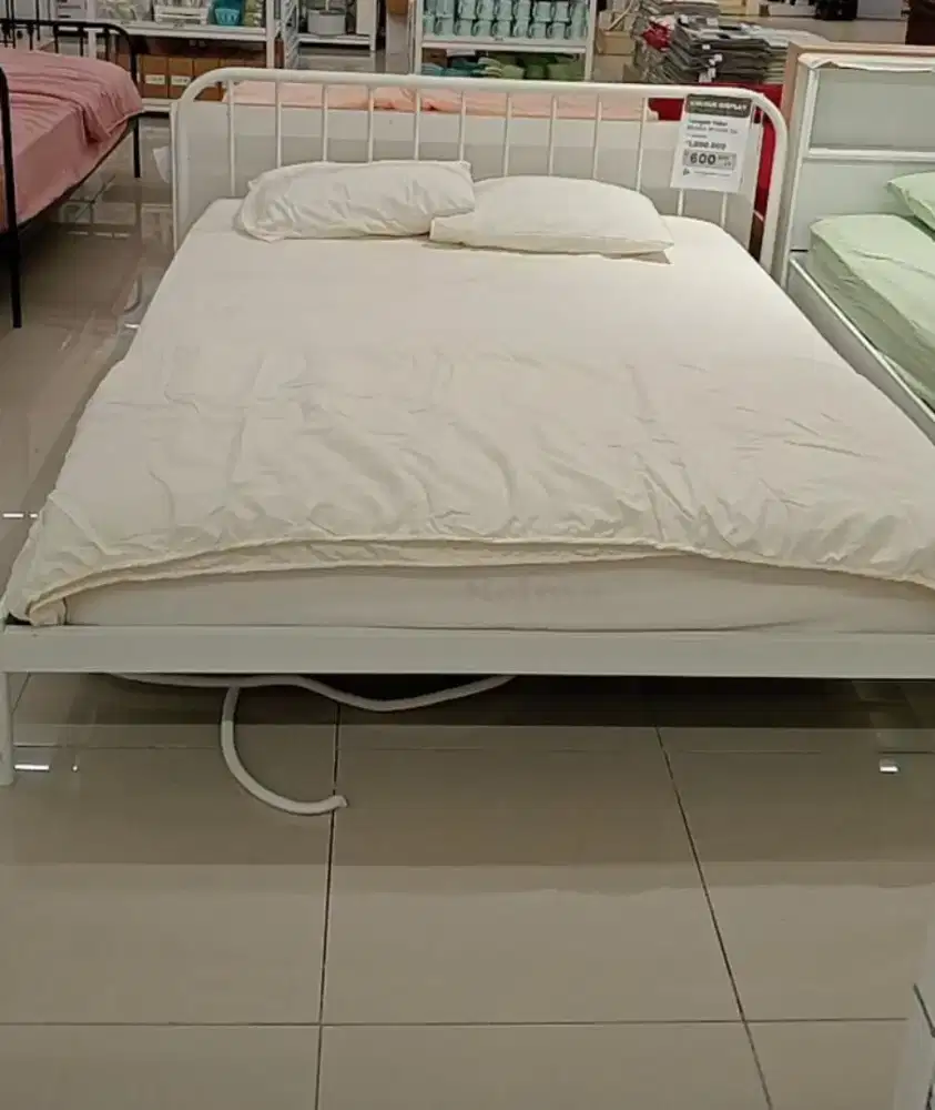 Promo barang pajangan divan kasur