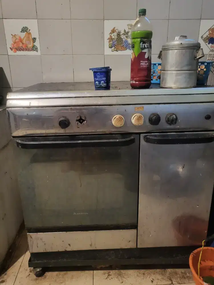 Kompor gas 5 tungku ariston