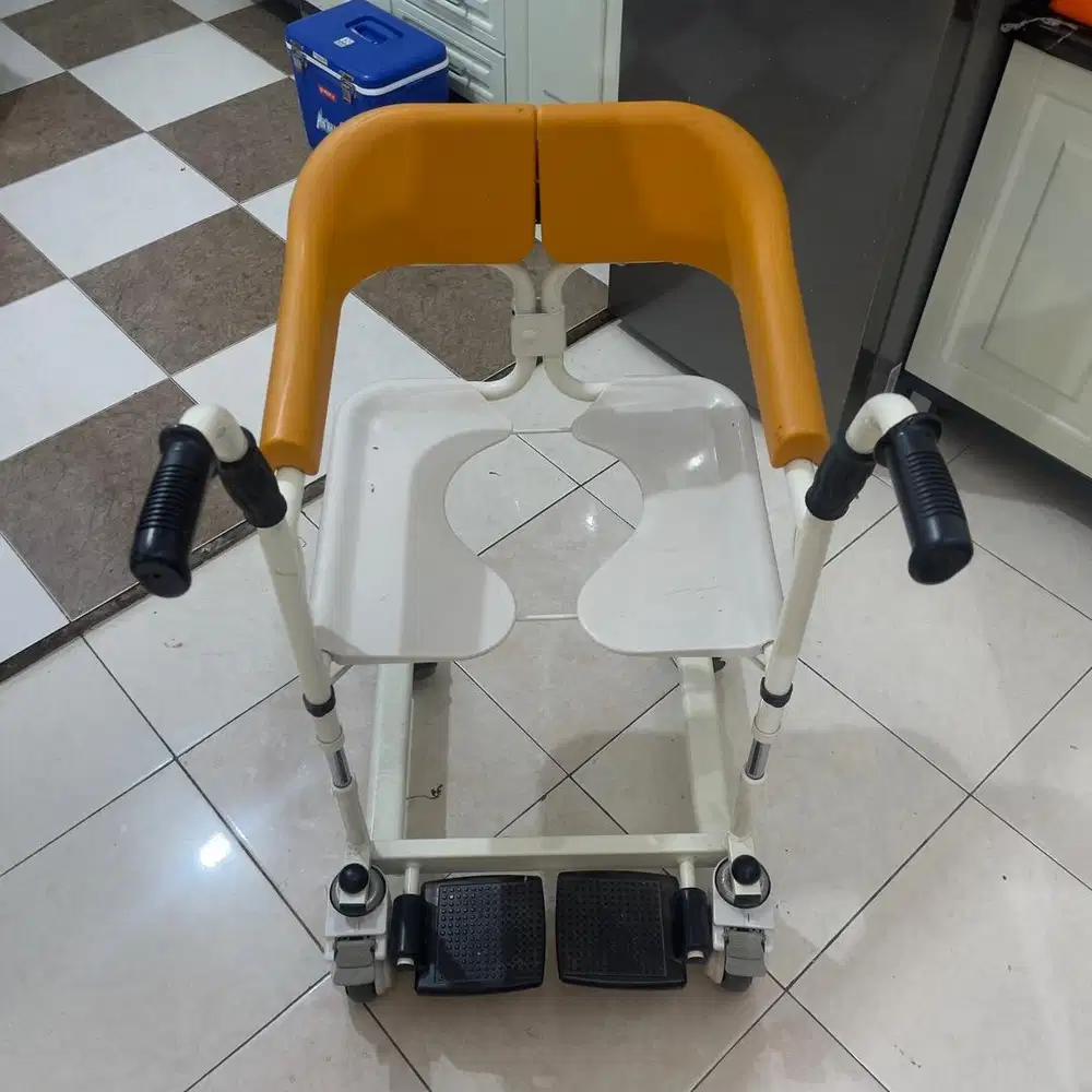 Kursi Roda Bisa Untuk Toilet