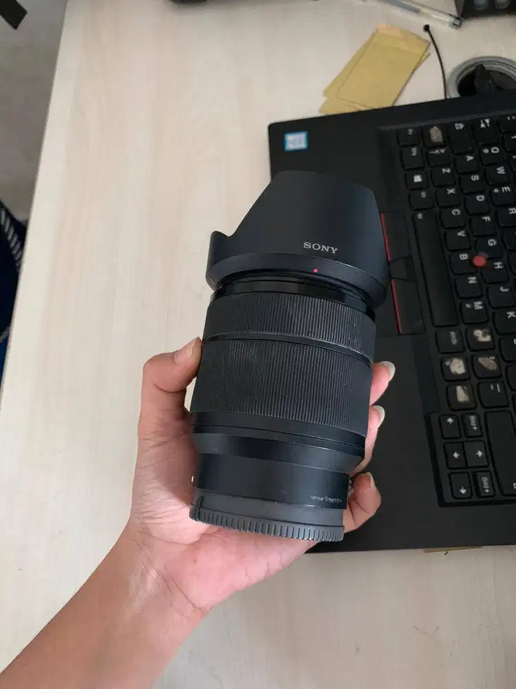 LENSA SONY FE 28-70MM F3.5-5.6