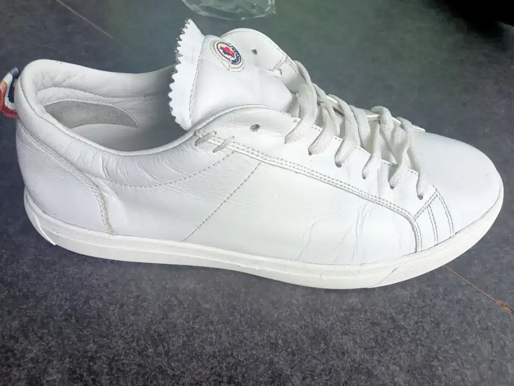 Sepatu MONCLEAR