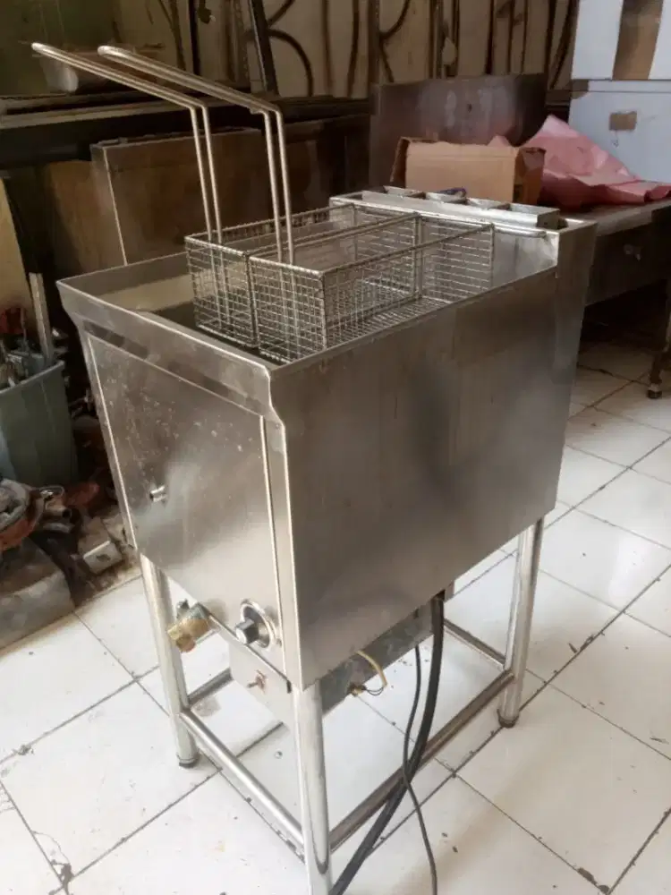 Deepfryer castem kapasitas 23 L, termostat on 

Harga : 3,5 jt