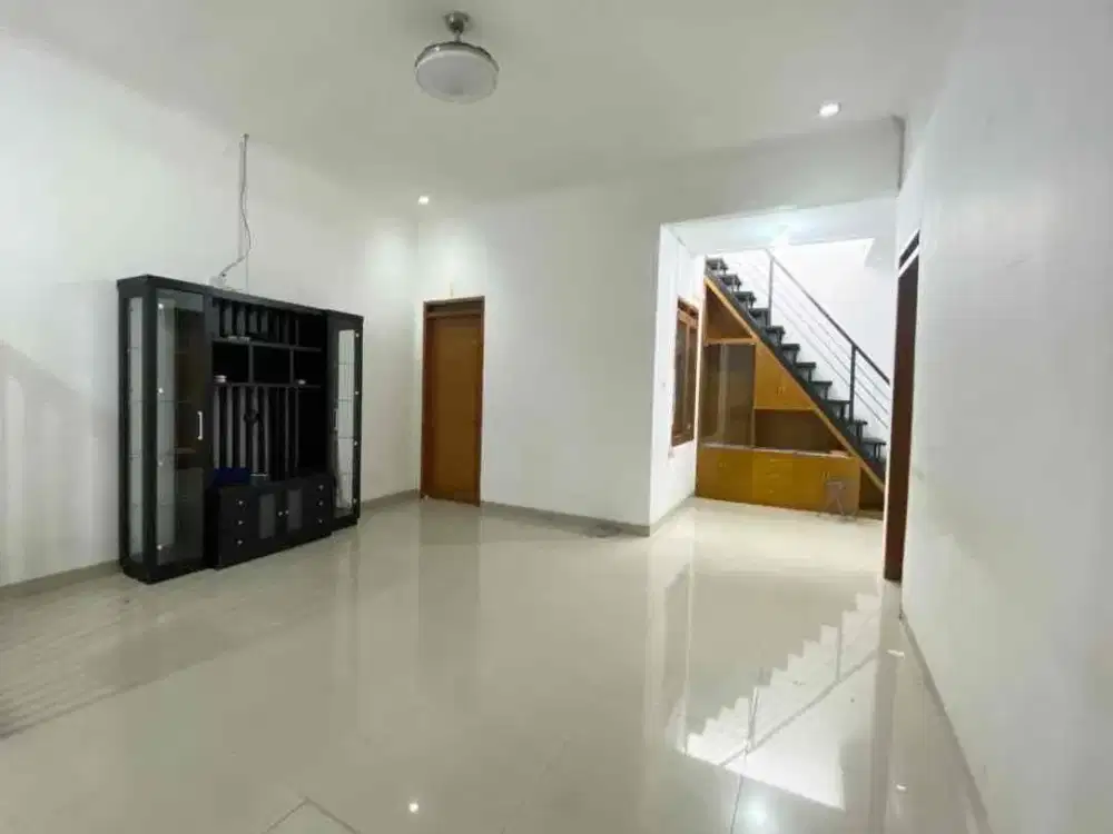 SEWA RUMAH NYAMAN STRATEGIS DI MEKARWANGI BANDUNG