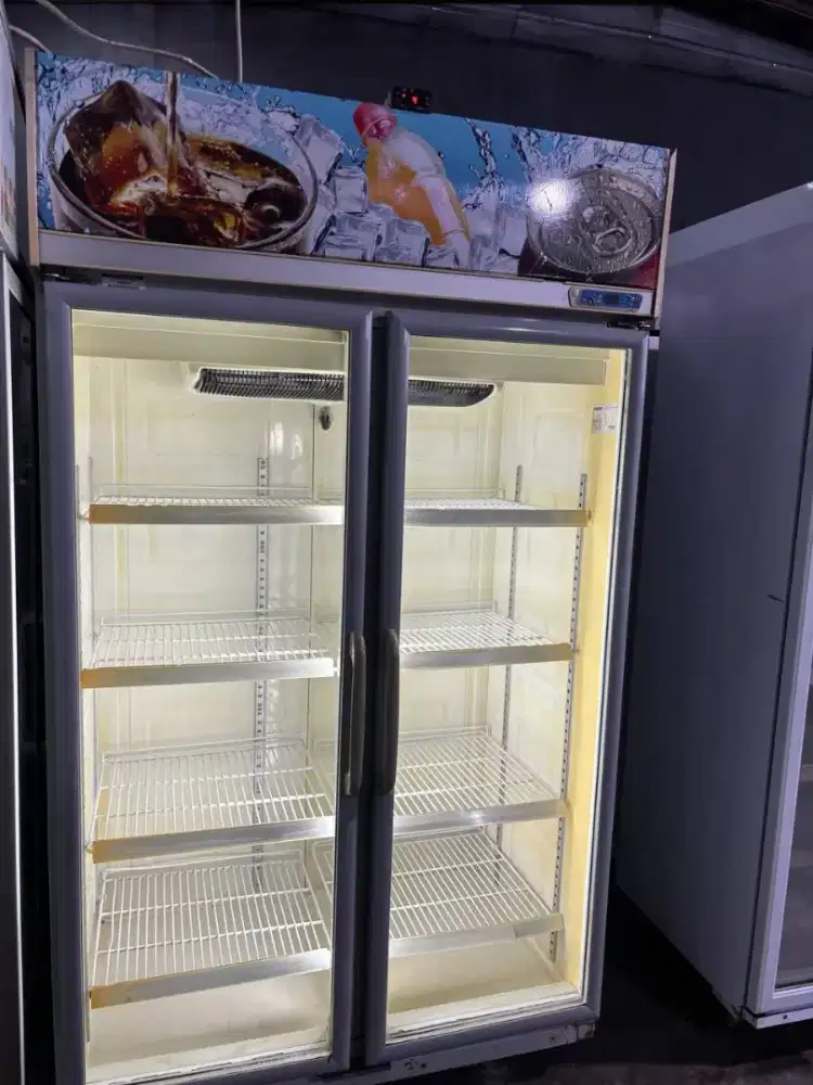 Showcase 2 pintu sanyo 1030 liter 
Hrg 5,5 jt