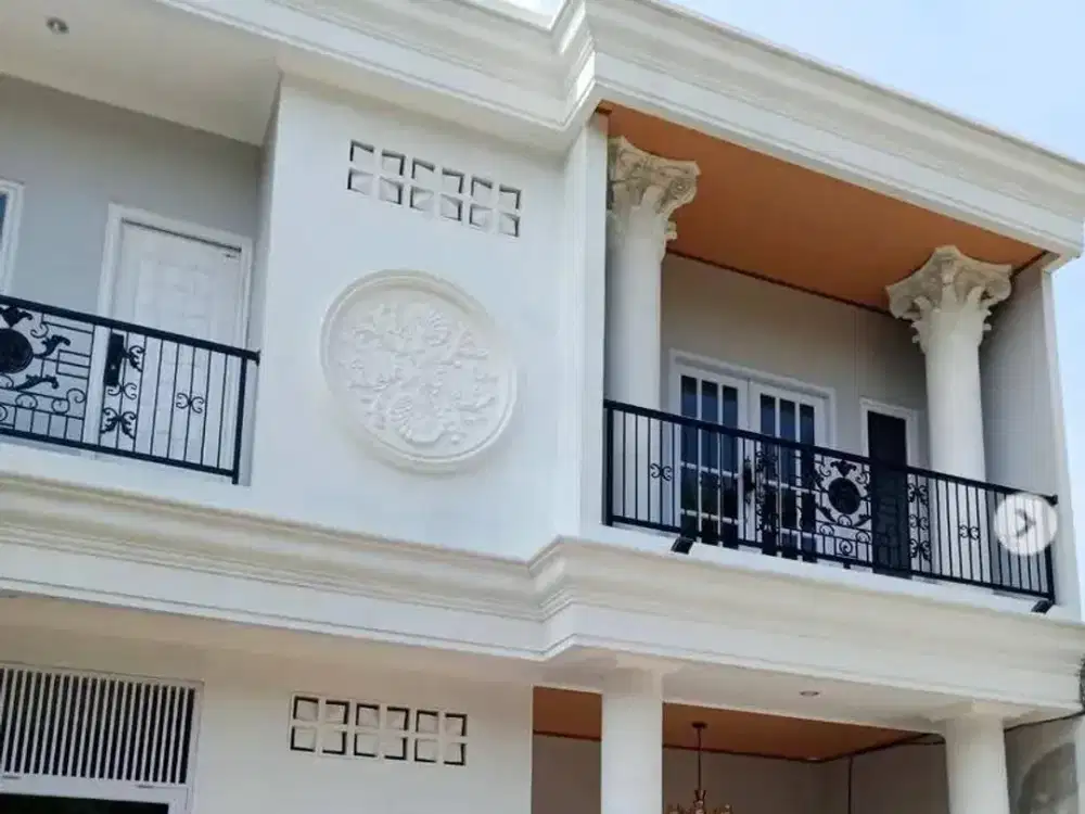 Dijual Rumah Baru Dengan SwimmingPool Di Komplek Megapolitan Cinere Estate.