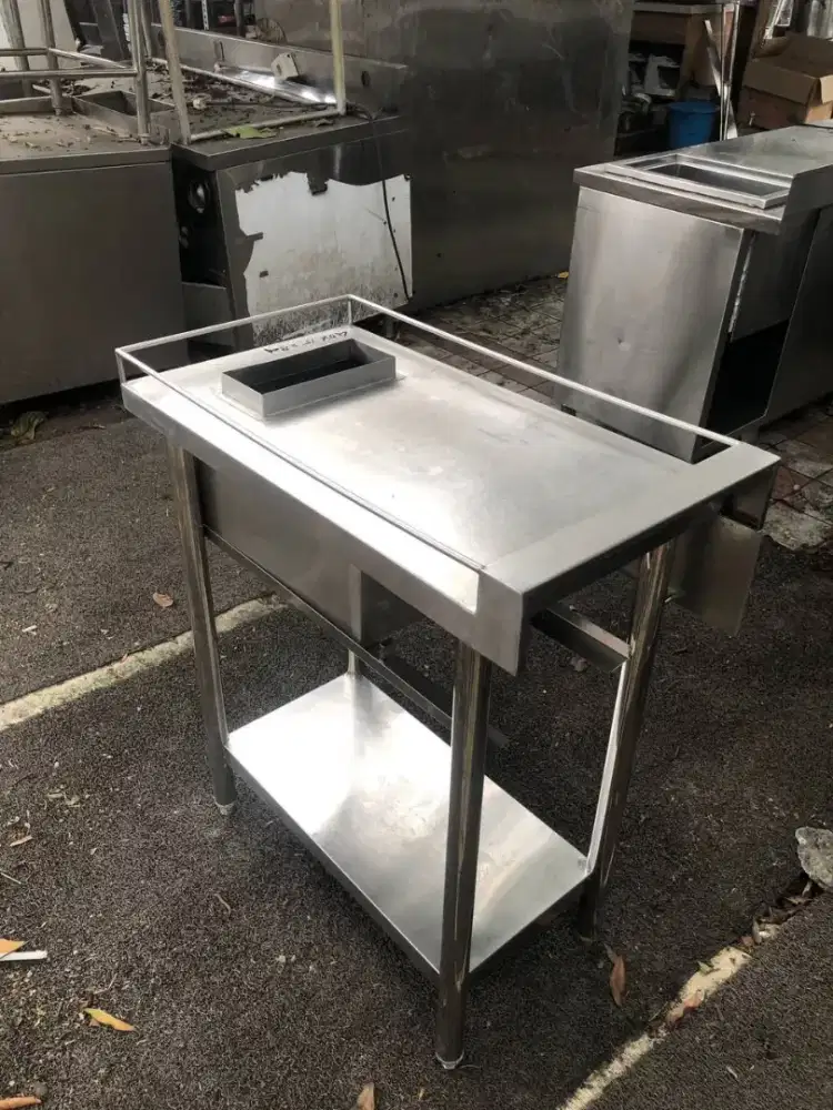 Meja bumbu 2 susun
ada laci seperti difoto
Uk 40x75x85

harga 1,5jt