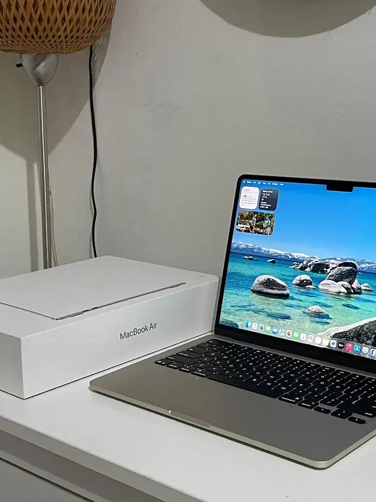 Macbook Air M4 2025 16/256 (garansi panjang)