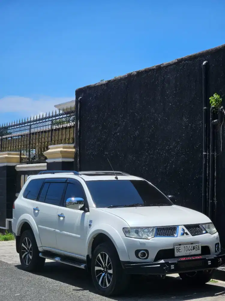 Mitsubishi pajero Sport Dakar 2.5 AT 2012