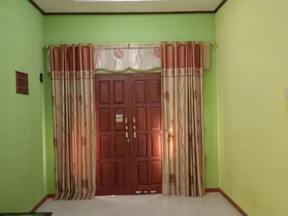 Di jual rumah Lokasi komplek rawa bunga pondok kacang barat