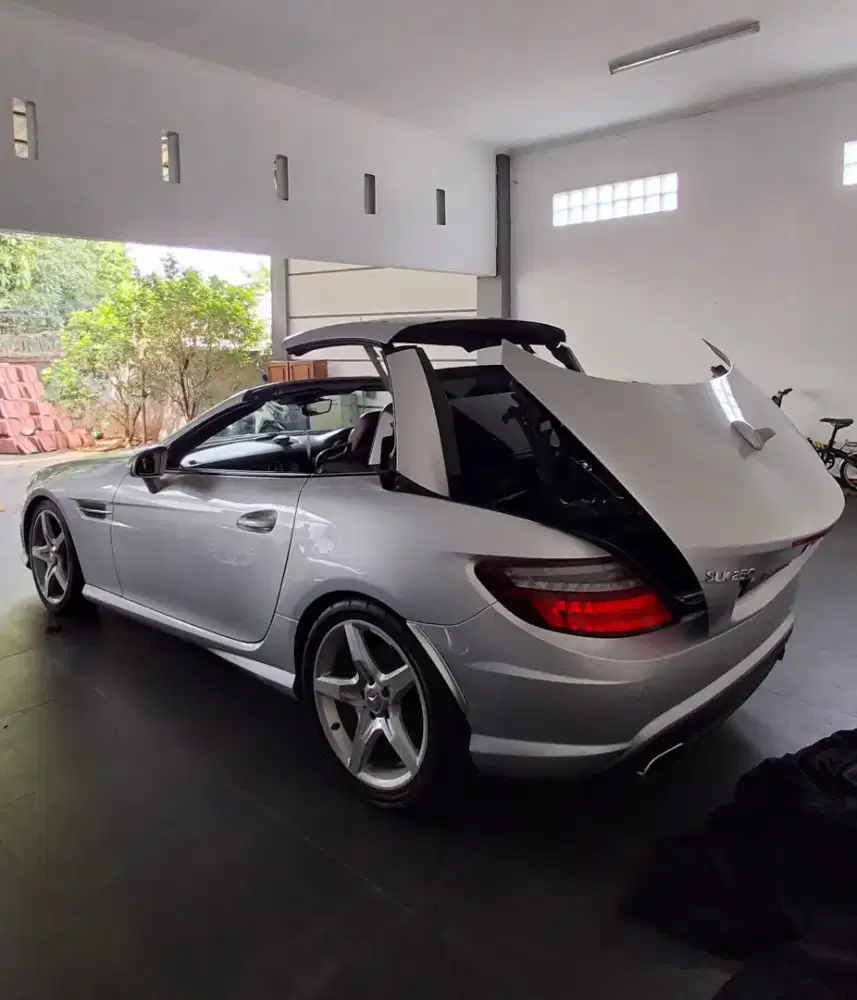 MURAH CASH. Mercedes Benz SLK250 AMG 2013 slk 2012 slk200