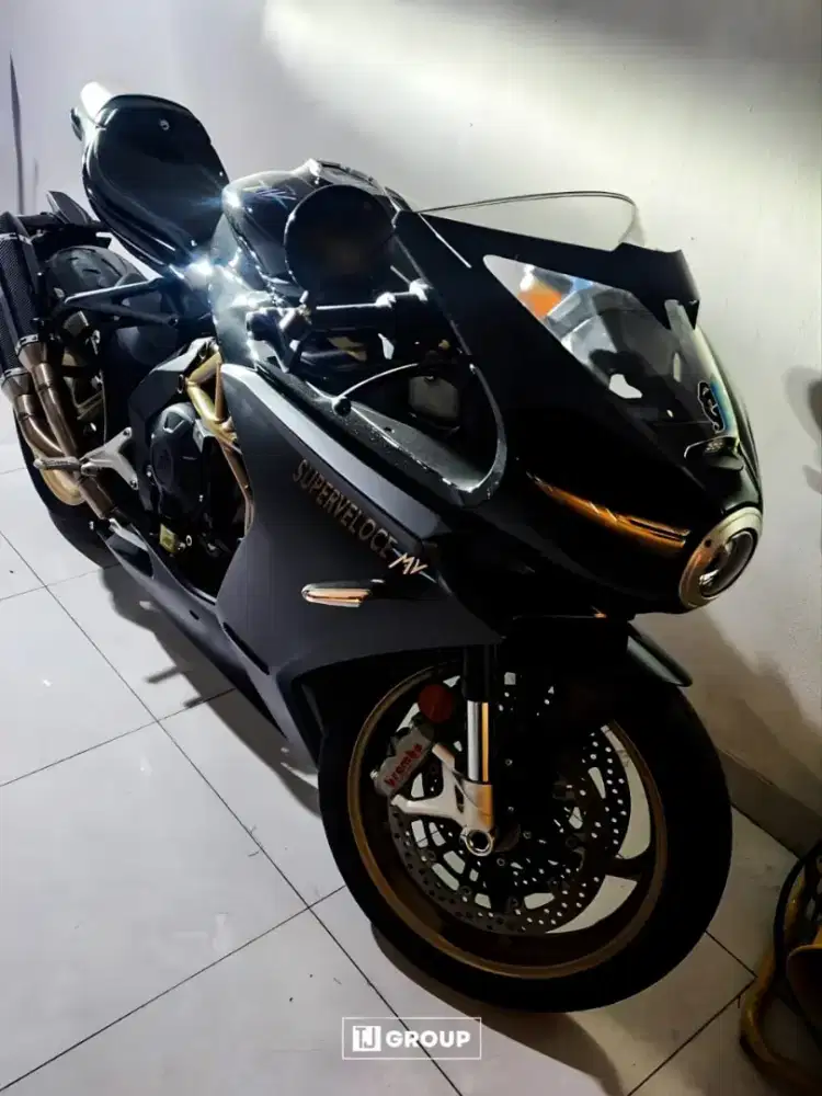 MV Agusta Superveloce 800 2021