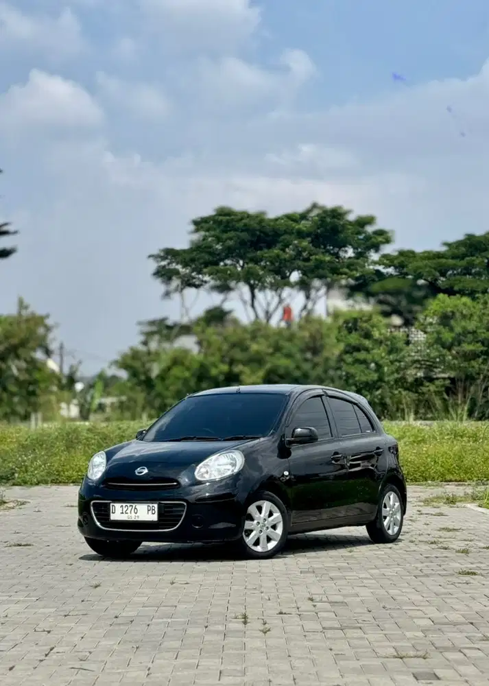 Nissan March 2011 Bensin